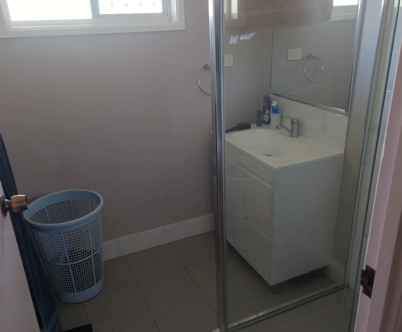 $220, Flatshare, 2 bathrooms, Drayton QLD 4350