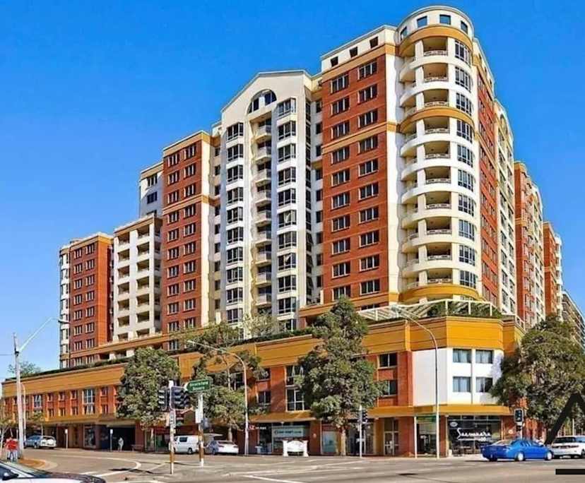 Furnished room with ensuite in a flatshare