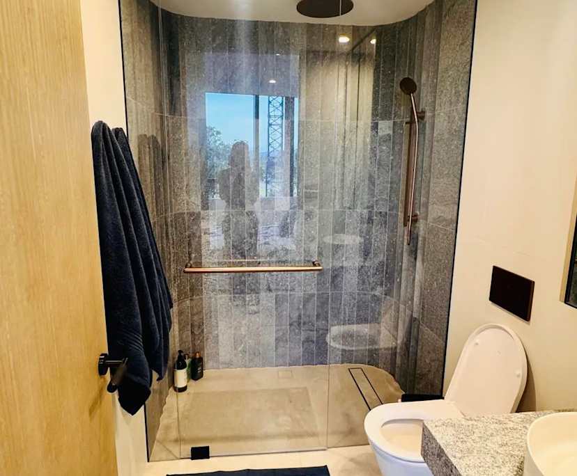 $650, Flatshare, 2 bathrooms, Burleigh Heads QLD 4220