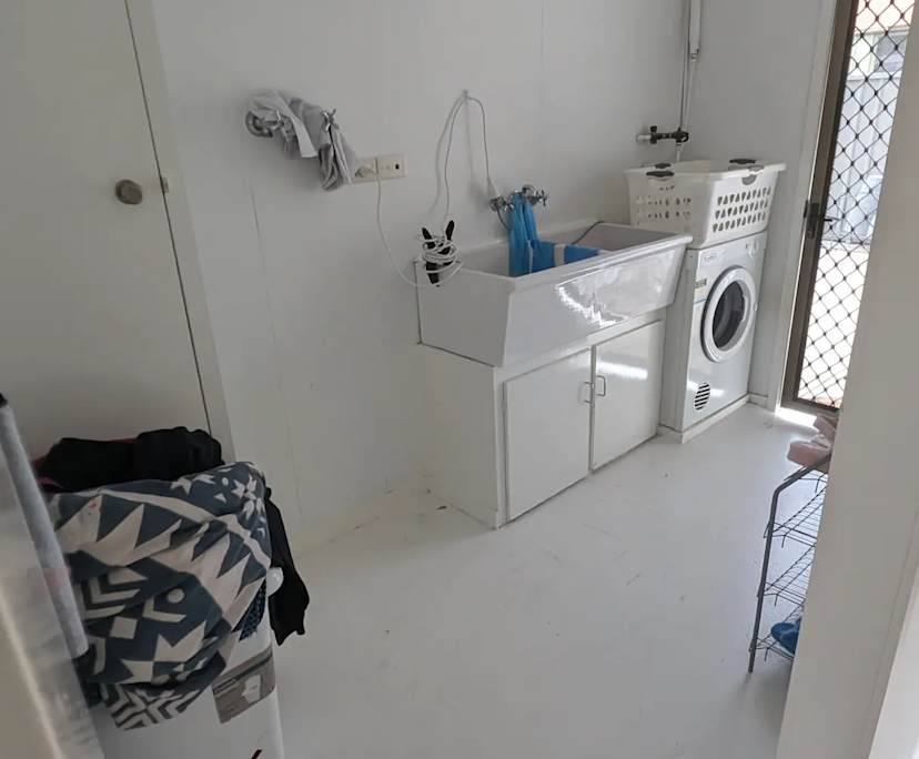 $400, Share-house, 3 bathrooms, Kenmore QLD 4069