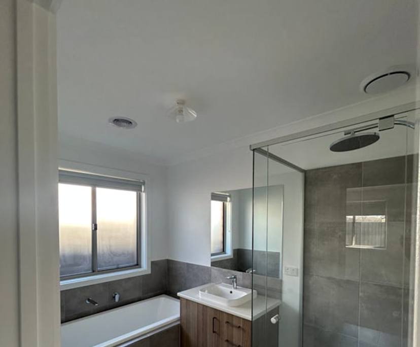 $285, Share-house, 4 bathrooms, Yarrawonga VIC 3730