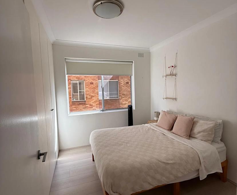 Furnished room in a flatshare