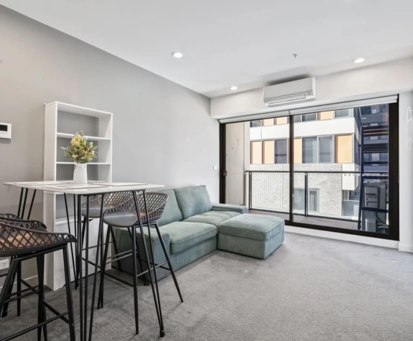 Furnished room in a flatshare