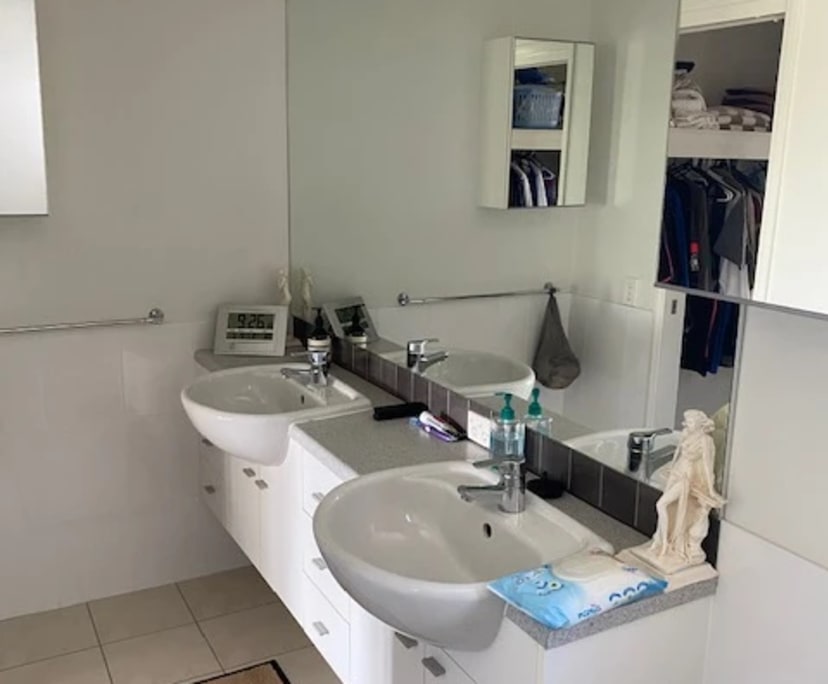 $300, Share-house, 4 bathrooms, Runaway Bay QLD 4216