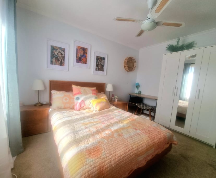 Furnished room in a share house