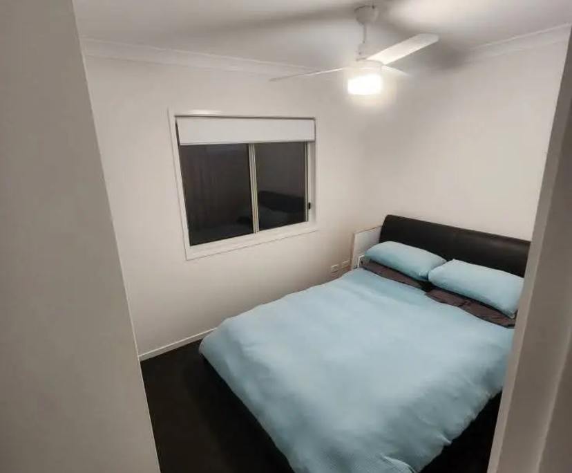 Room in a share house