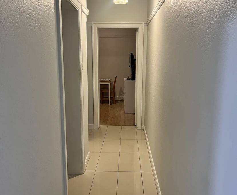 Furnished room in a flatshare