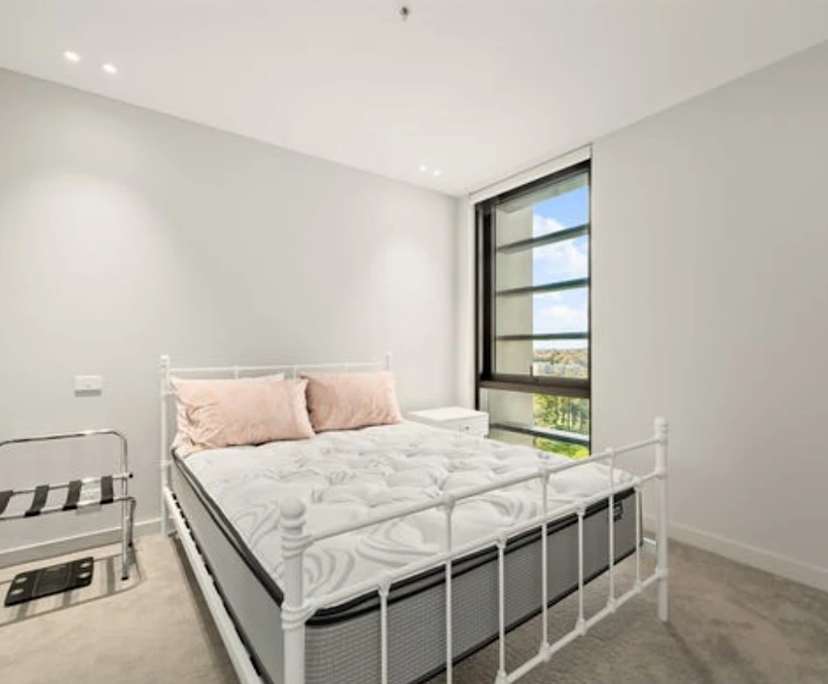 Unfurnished room with own bathroom