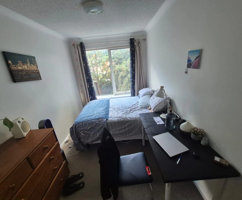 Furnished room in a flatshare