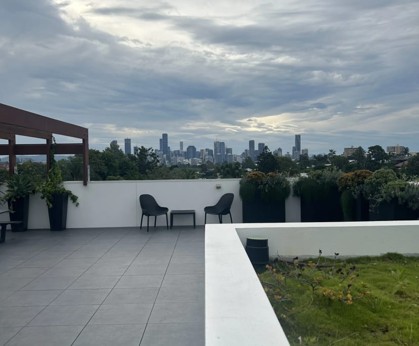 $350, Flatshare, 2 bathrooms, Norman Park QLD 4170