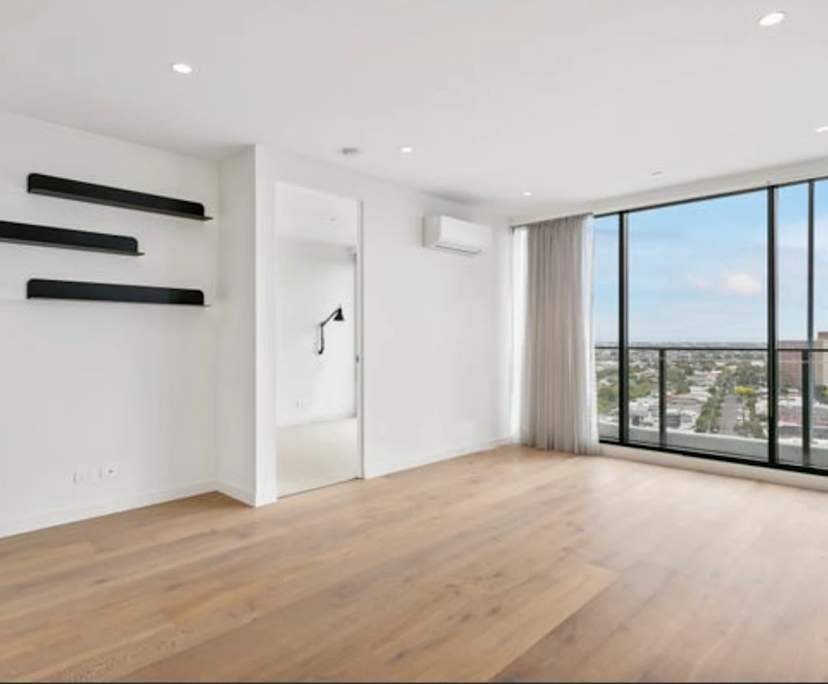 Whole property with 2 rooms for rent