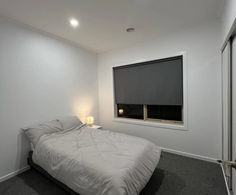 Room in a share house