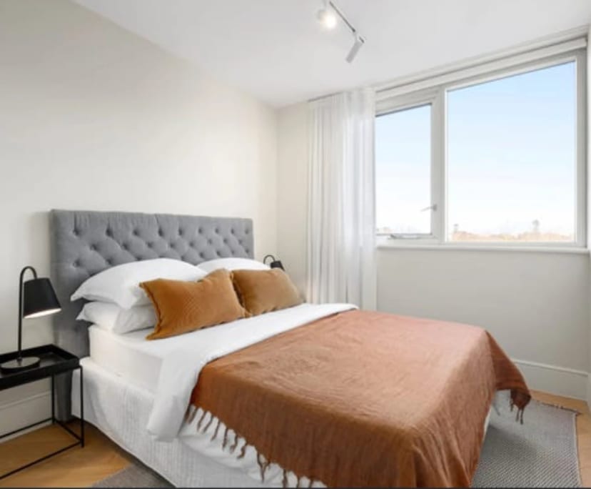 Furnished room in a flatshare