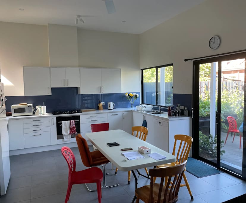 $210, Share-house, 3 bathrooms, St Kilda VIC 3182
