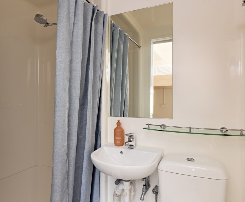 $875, Student-accommodation, 1 bathroom, Bondi Beach NSW 2026
