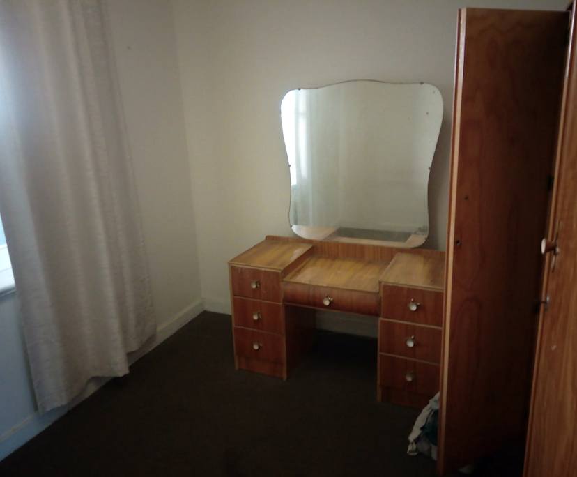 Room in a share house