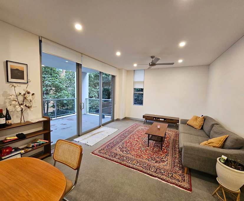 Unfurnished room with own bathroom