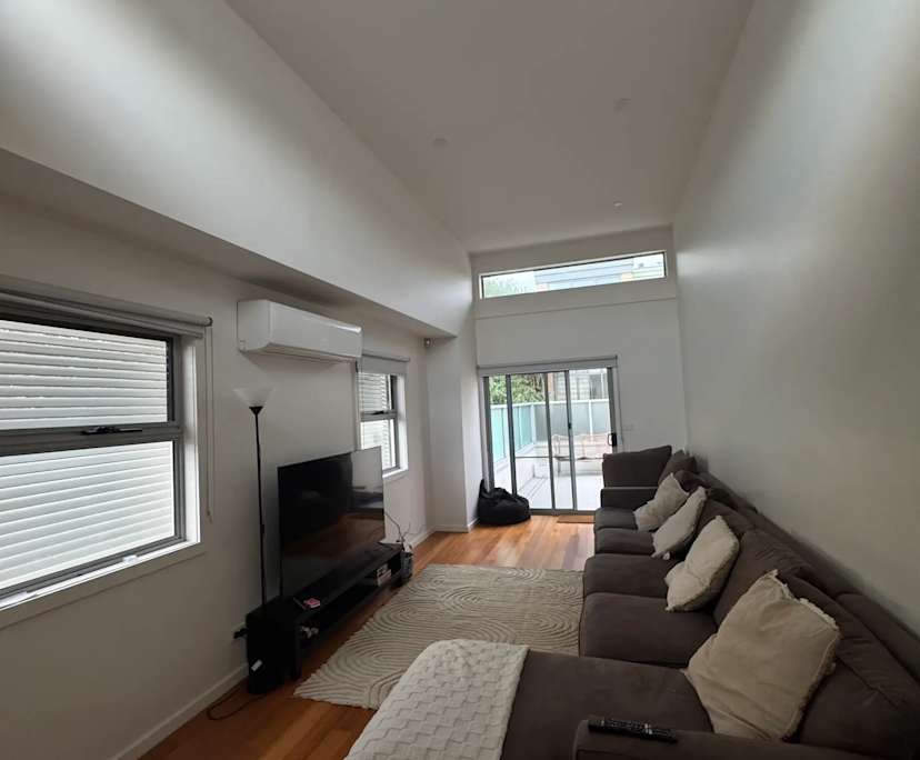 Room in a share house