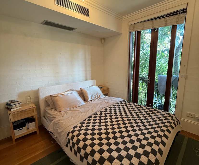 Furnished room with ensuite in a flatshare