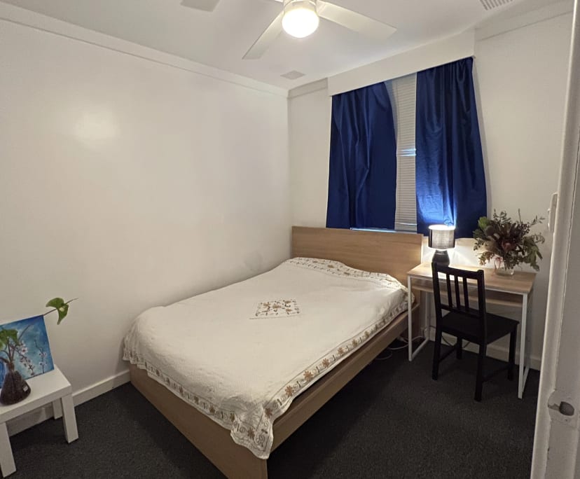 Furnished room in a flatshare