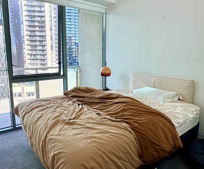 Furnished room in a flatshare