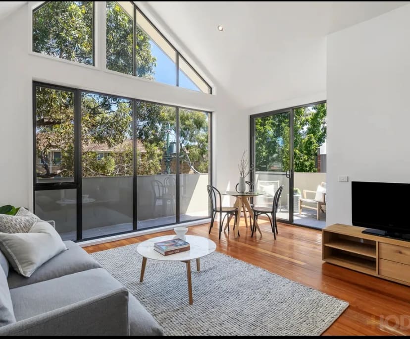 Unfurnished room in a flatshare