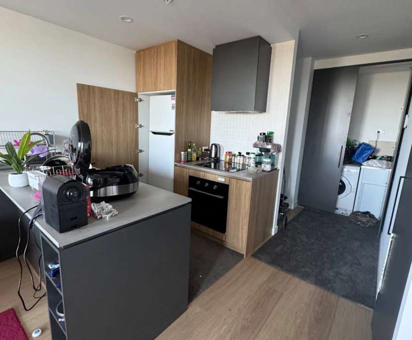 Furnished room with own bathroom
