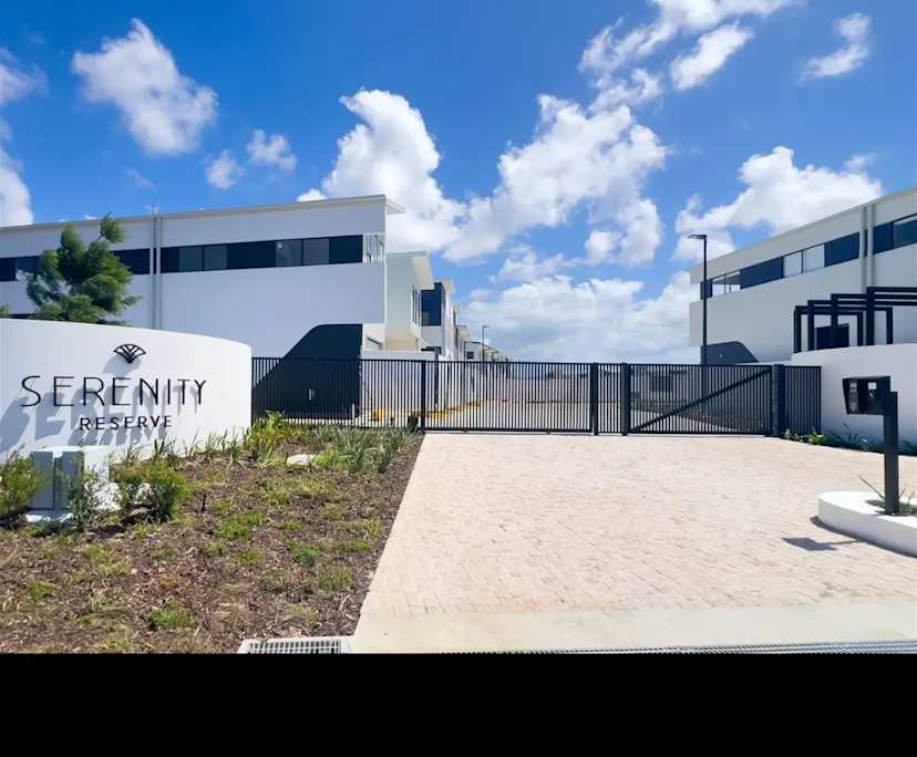 Unfurnished room with own bathroom