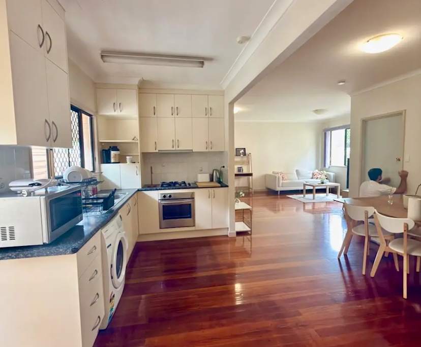 $350, Share-house, 3 bathrooms, New Farm QLD 4005