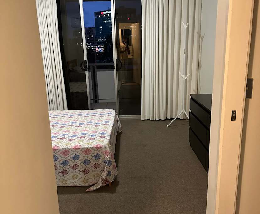 Furnished room with ensuite in a flatshare