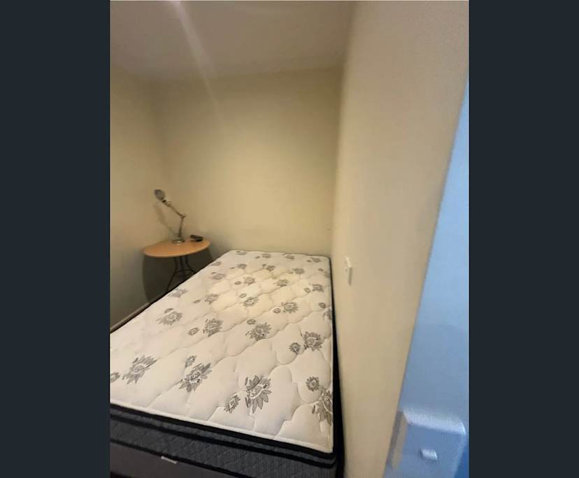 $470, 1-bed, 1 bathroom, Melbourne VIC 3000