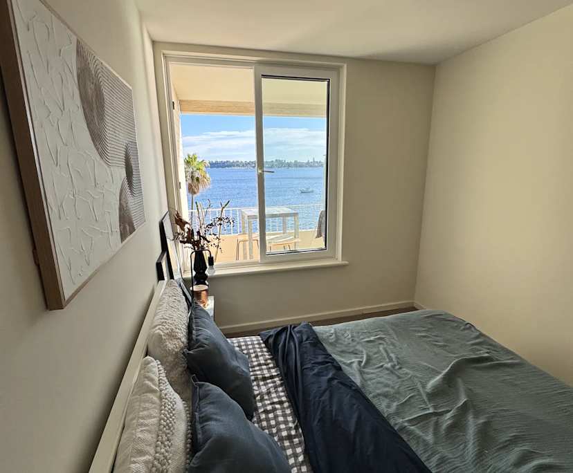 Furnished room in a flatshare