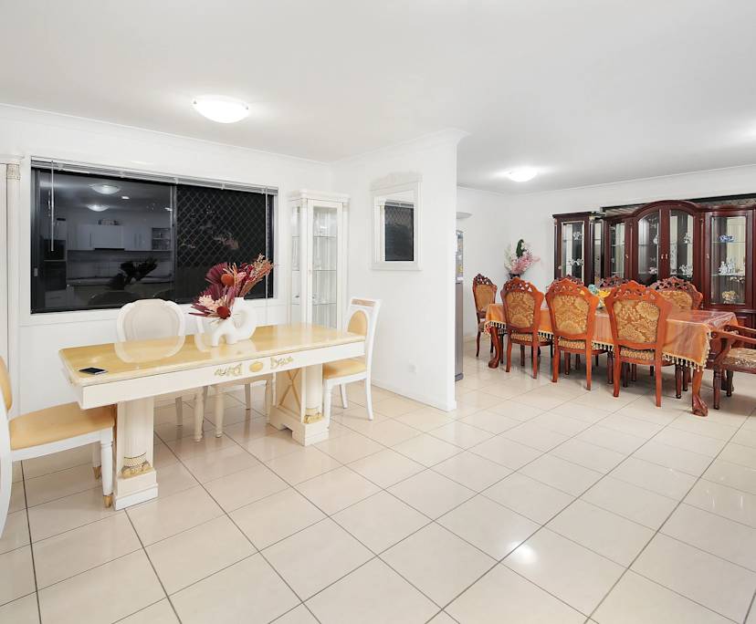 $300, Share-house, 6 bathrooms, Stretton QLD 4116