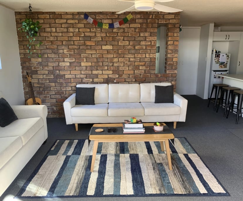 $350, Flatshare, 2 bathrooms, Main Beach QLD 4217