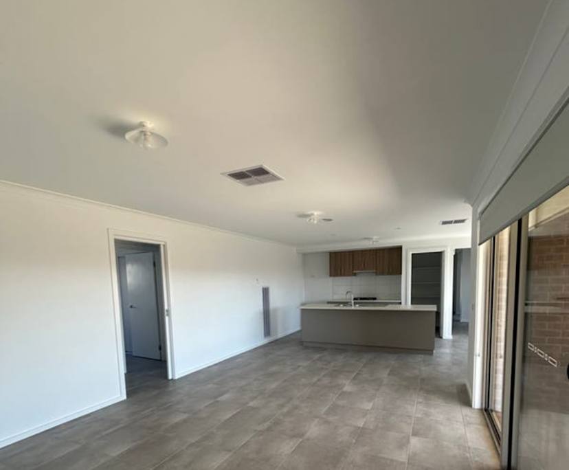 Unfurnished room with own bathroom