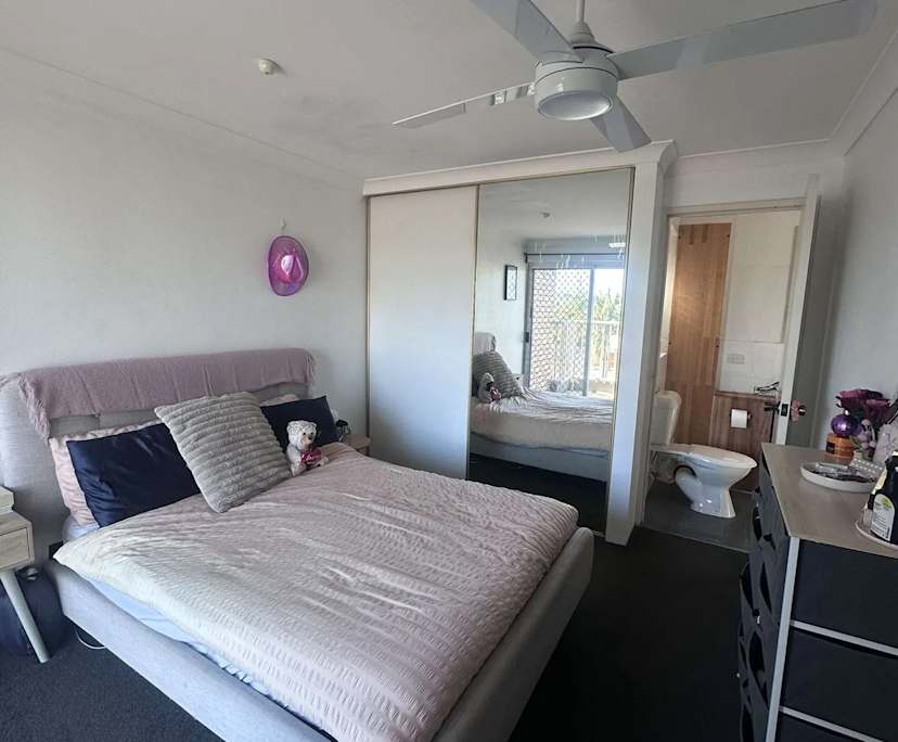 $390, Flatshare, 2 bathrooms, Mermaid Beach QLD 4218