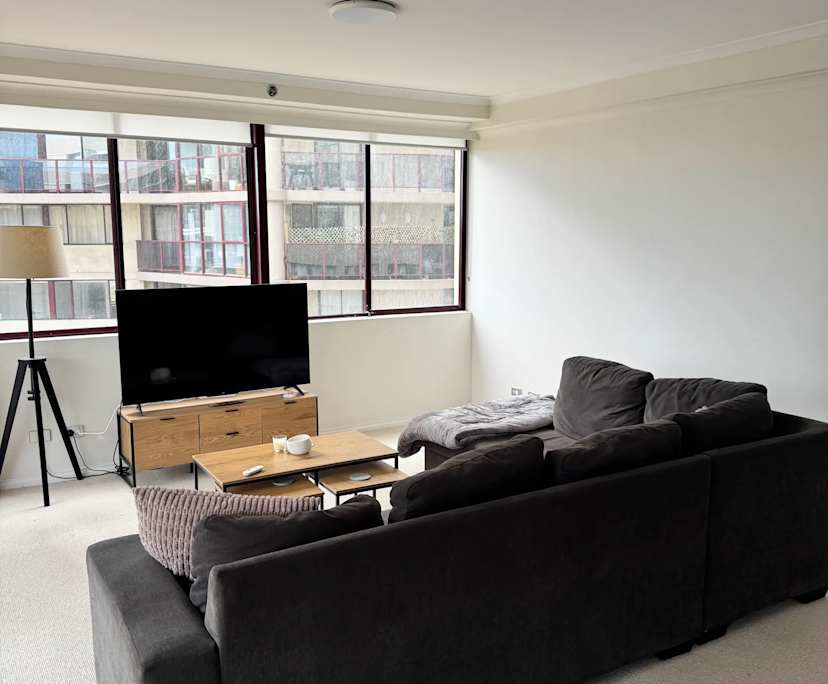 Furnished room with ensuite in a flatshare