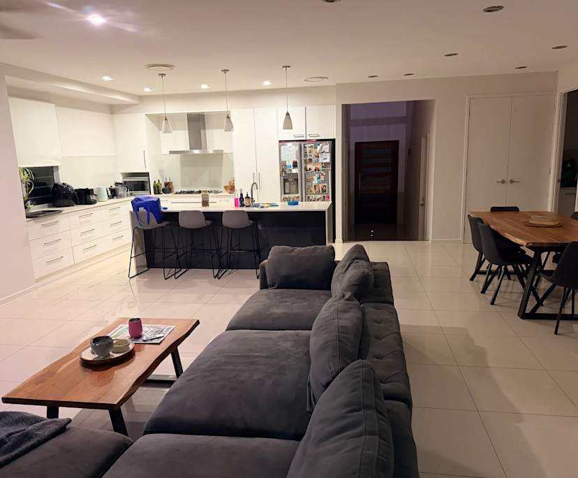 Room in a share house