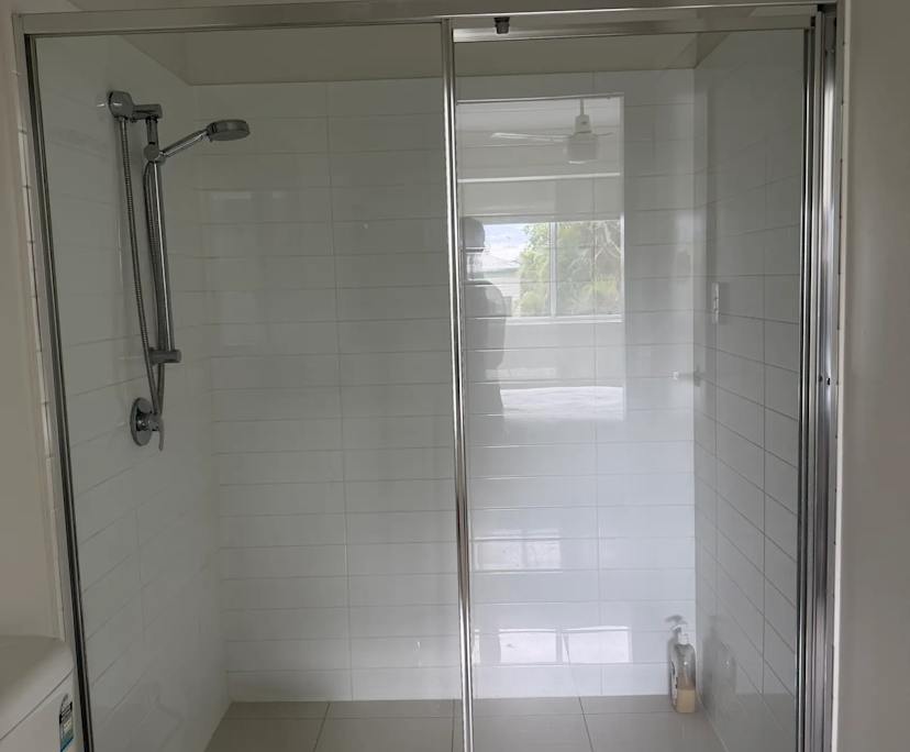 $375, Flatshare, 3 bathrooms, Greenslopes QLD 4120