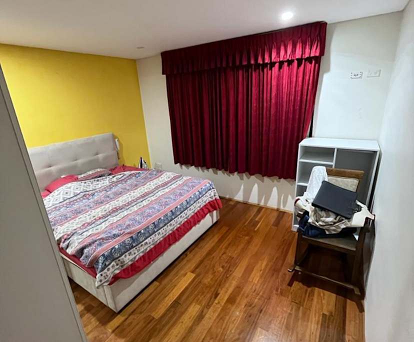 Furnished room in a flatshare