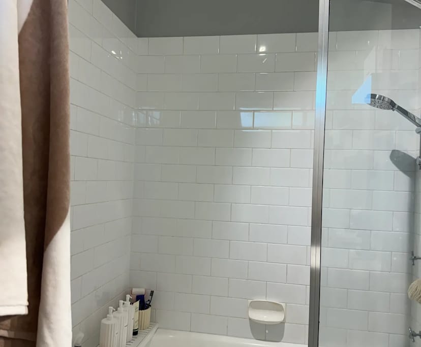 $400, Flatshare, 2 bathrooms, St Kilda VIC 3182