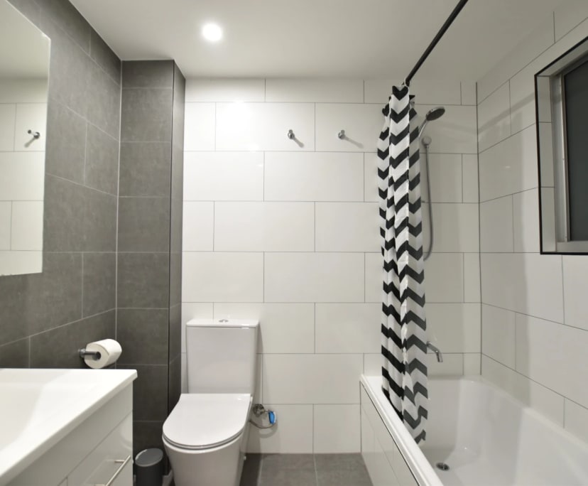 $670, Flatshare, 3 bathrooms, Spring Hill QLD 4000