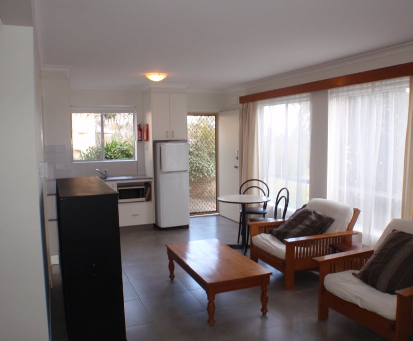 Granny Flat for Rent in Lyons, Canberra 300, Furn...