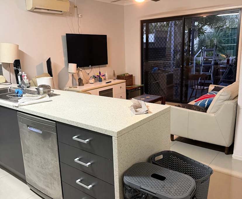 $300-400, Flatshare, 2 rooms, Coopers Plains QLD 4108, Coopers Plains QLD 4108