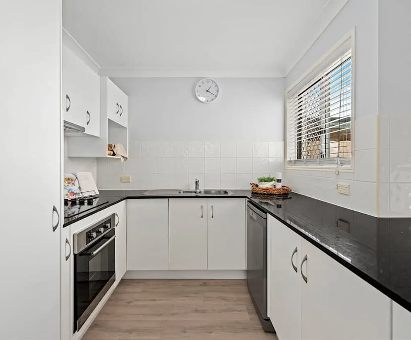 $350, Flatshare, 2 bathrooms, Annerley QLD 4103