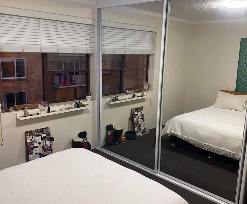 Furnished room in a flatshare