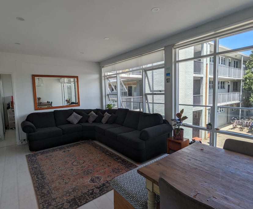 Furnished room in a flatshare