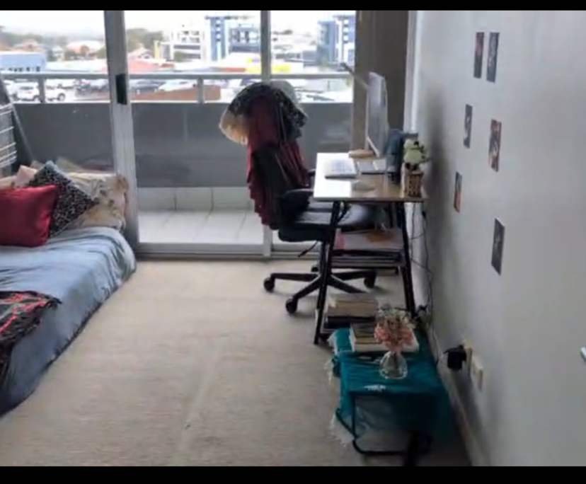 Furnished room in a flatshare