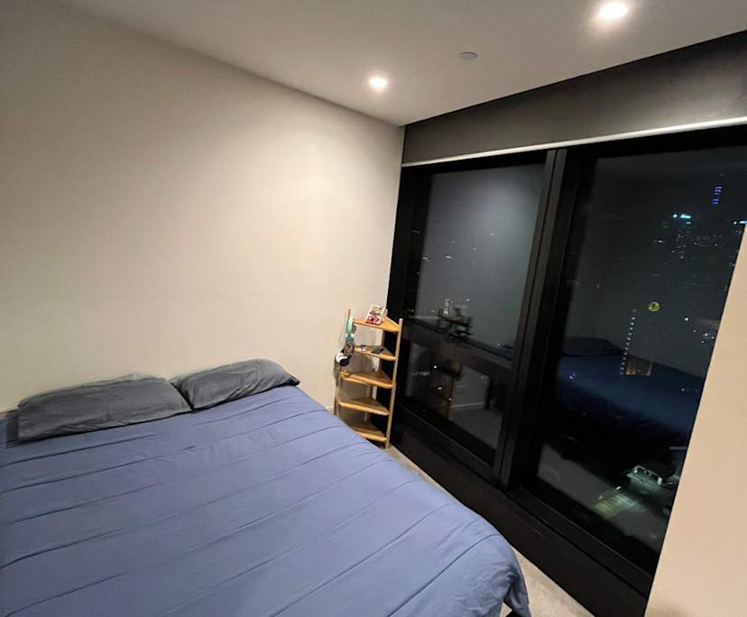 Furnished room with ensuite in a flatshare