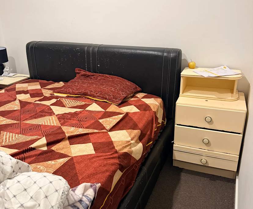 Room in a share house